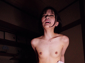 義父や兄、まさか帰り道に拉●レ●プされる貧乳ロ●―タ美少女　ゆい　サンプル画像19